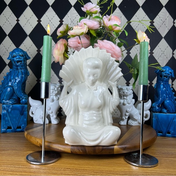 Large Flower Vase Japanese Porcelain Seated Figure With Fan-Form Opening 10” - Picture 8 of 17